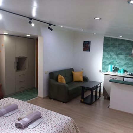 Batumi Apartment With Terrace Εξωτερικό φωτογραφία